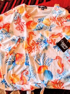 NWT PETITE ladies Top, By Onque Casual, White, Blues, Corals, Bling! Sz PXL,
